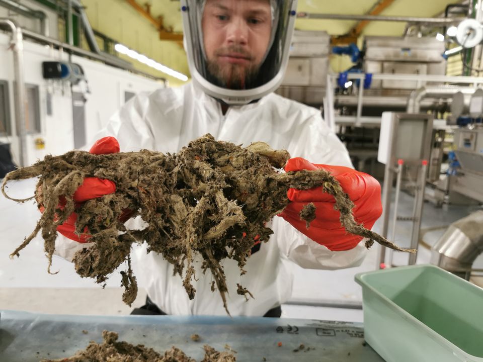 Våtservietter plukkes ut i renseanlegg