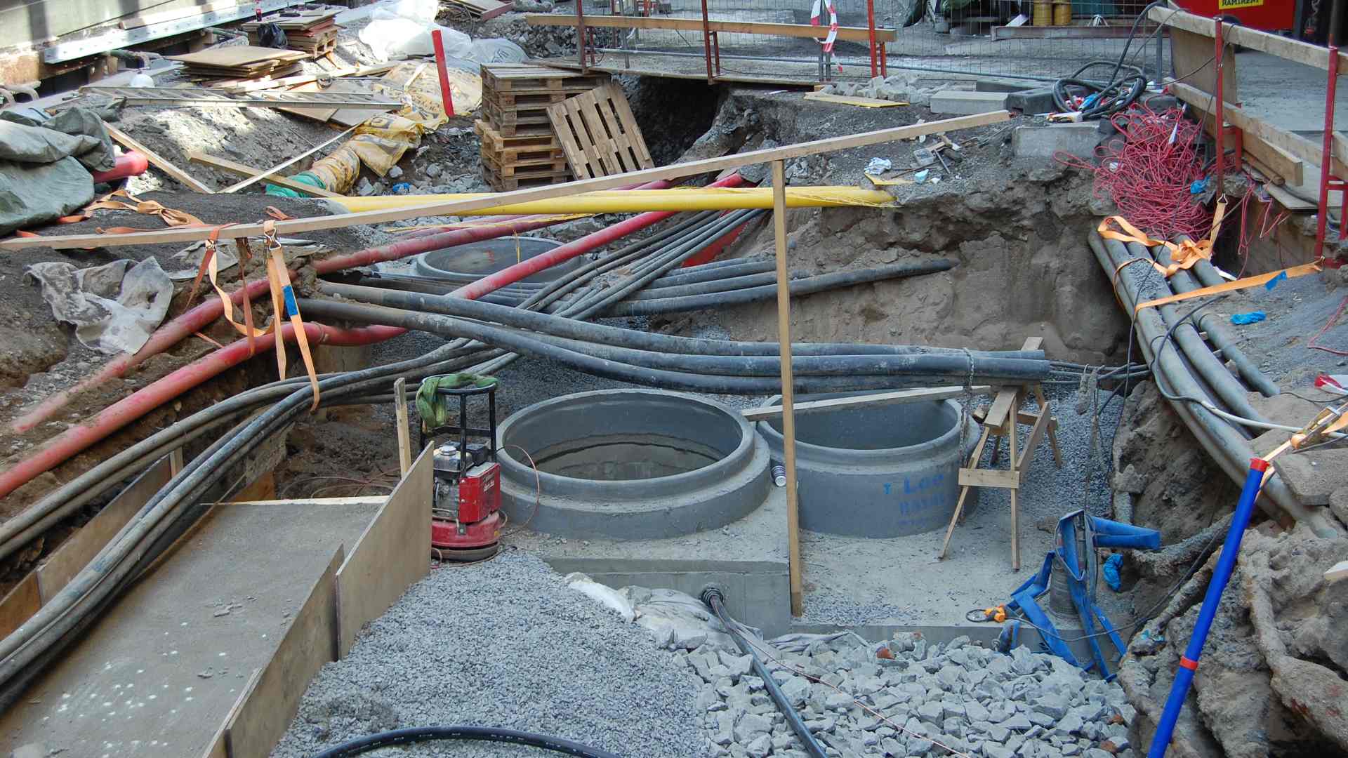 VA-ledninger i grøfta