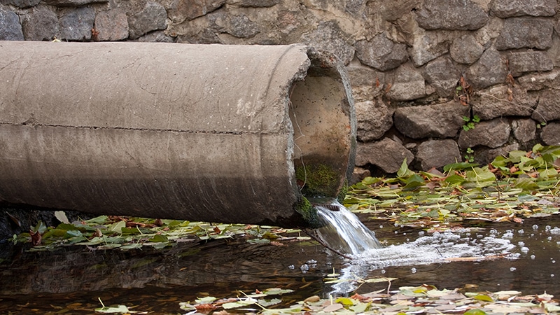 overvannsrør i bymiljø